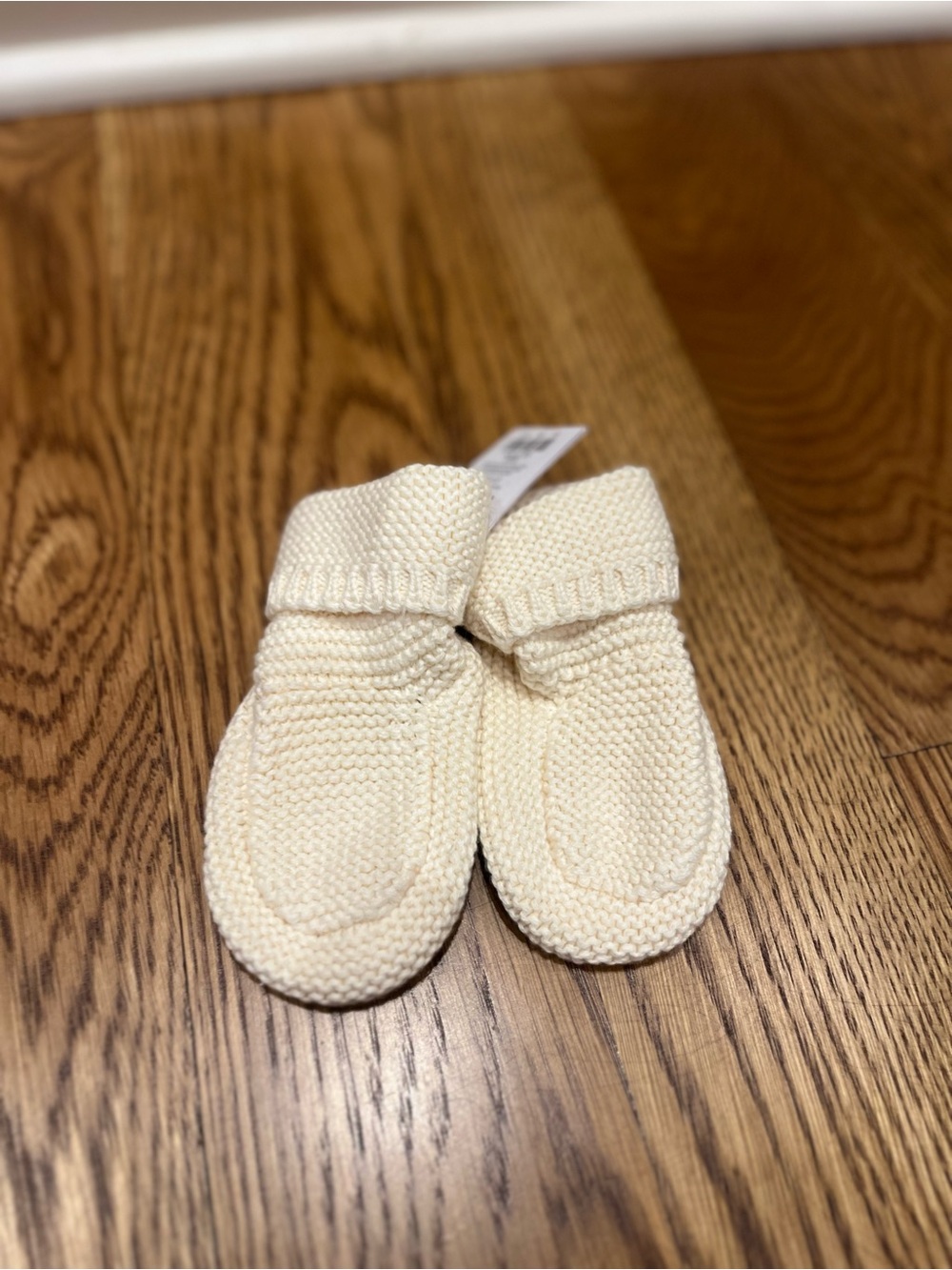 Mini Boden Cream Knit Mittens for Babies